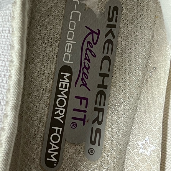 Sketchers Size 7 - Picture 7 of 12